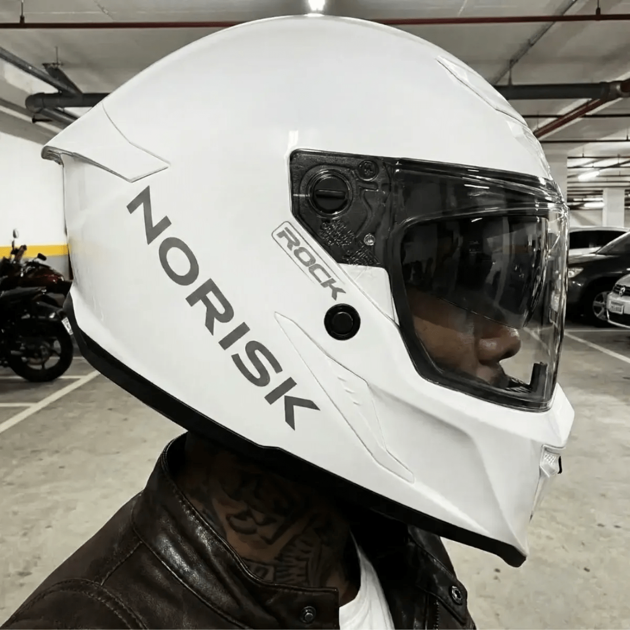 Capacete Fechado Norisk Rock Com Oculos Solar Monocolor Branco