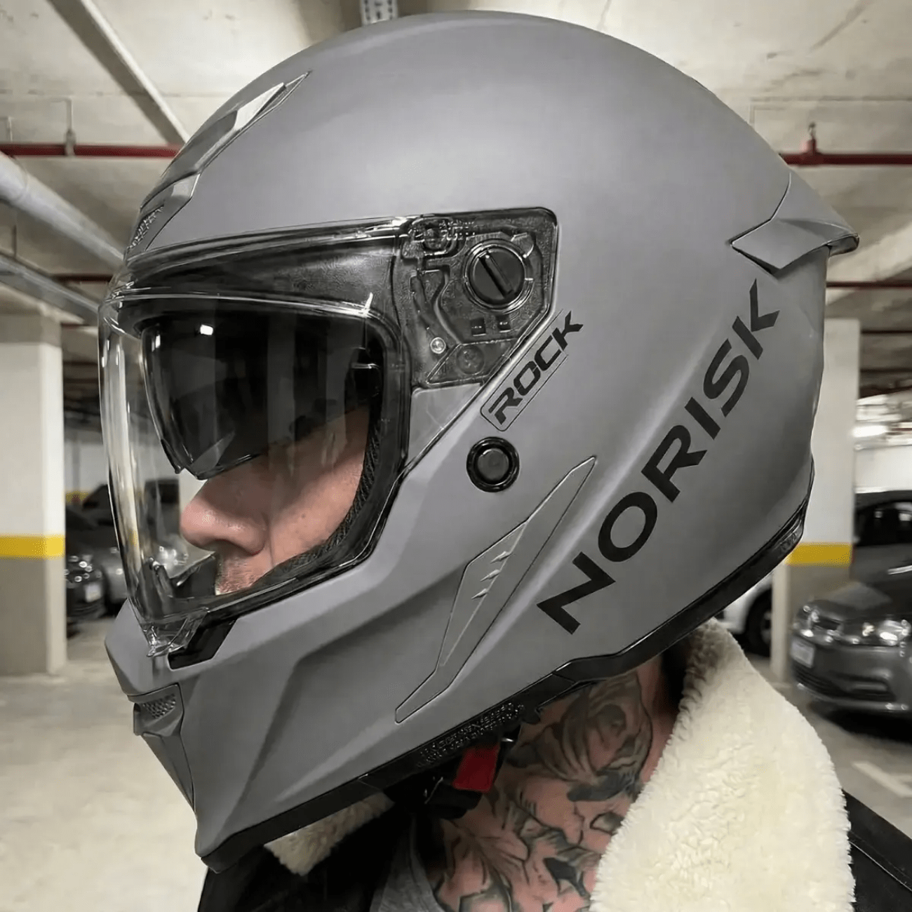 Capacete Fechado Norisk Rock Com Oculos Solar Monocolor Cinza Fosco