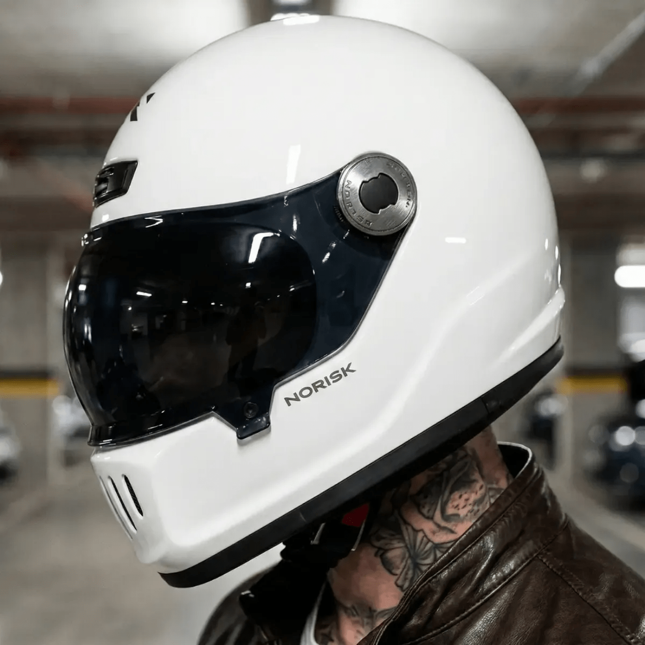 Capacete Fechado Norisk V8 Monocolor Branco
