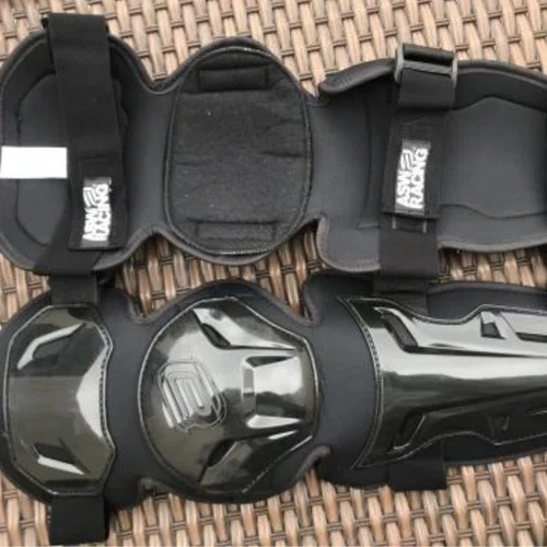 Joelheira Asw Image Strap Preto
